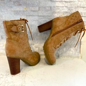 GUESS!  Lace-up Boots, side Zipper, gold accents!